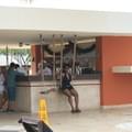 <p>Breathless Punta Cana Resort &amp; Spa. Такие качели вместо барных стульев очень нравятся гостям отеля</p>