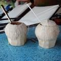 <p>После процедур в Thap Ba можно прилечь на свободный лежак с мягким матрасом и заказать себе кокосовое молоко - кокос свежайший, открывают его при вас.</p>