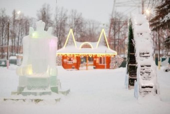 Россия - Сказочные резиденции открыты в парках Чебоксар на новогодние праздники