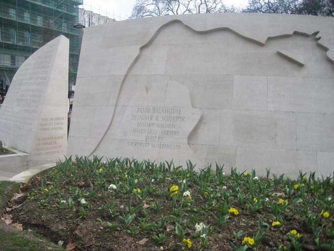 Великобритания - Мемориал "Животные на войне"  в Лондоне.