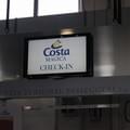 <p>Costa Magica - стоики chek in</p>