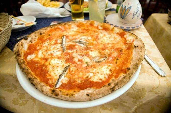 Италия - Пицца с анчоусами