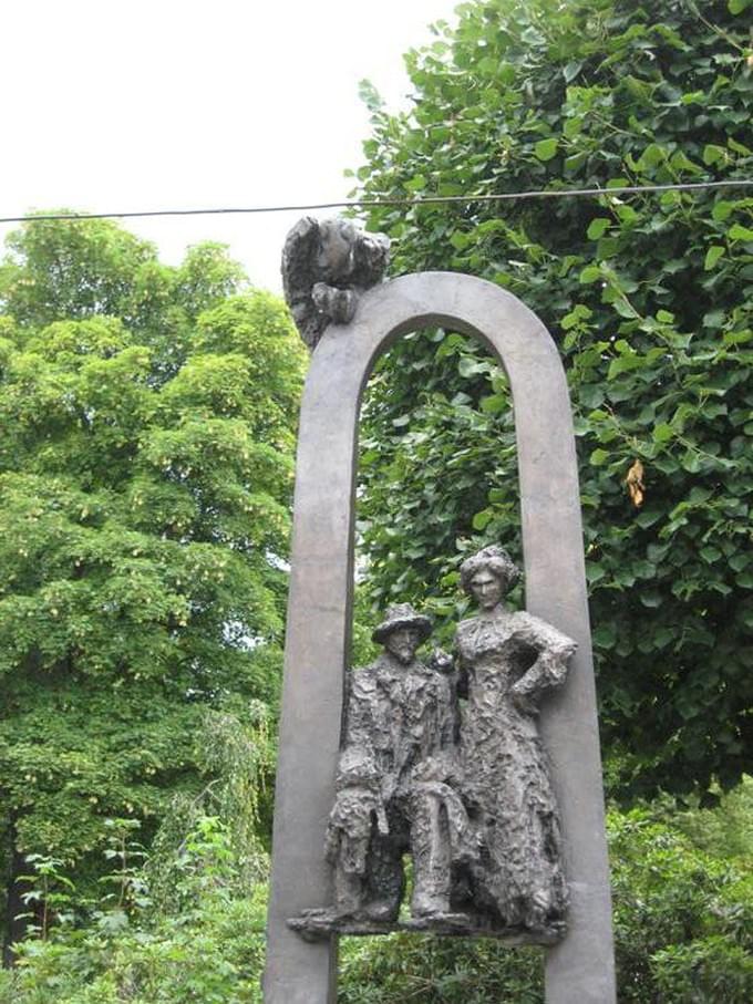 Латвия - Юрмала памятник Райнису и Аспазии