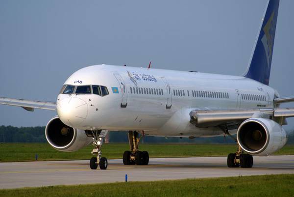 Лайнер Airbus A-320 авиакомпании  Air Astana 