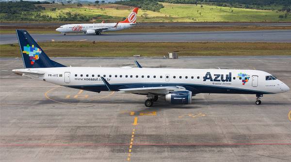 Лайнер Embraer 190 авиакомпании  Azul Brazilian Airlines 
