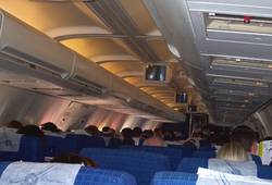 В салоне лайнера Boeing-737 авиакомпании Фото Blue Bird 