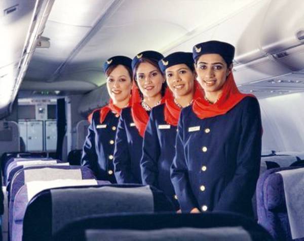Стюардессы авиакомпании  Oman Air 