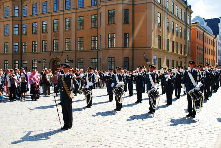 Швеция - Развод караула с королевским оркестром - одно из главных впечатлений года.