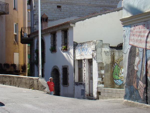 Городок Оргозоло (Сардиния)