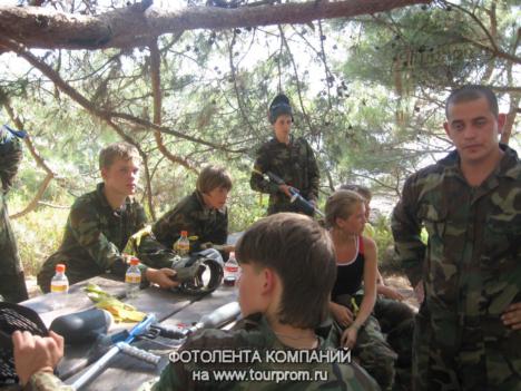 Теперь каждый воин! (Инструктор доволен) ... 
Детский лагерь «Банана-клаб» в Турции от туроператора «ОСТ-ВЕСТ»