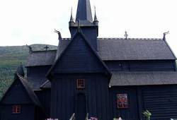 <p>Старинная церковь в Ломе</p>. Фото , Норвегия