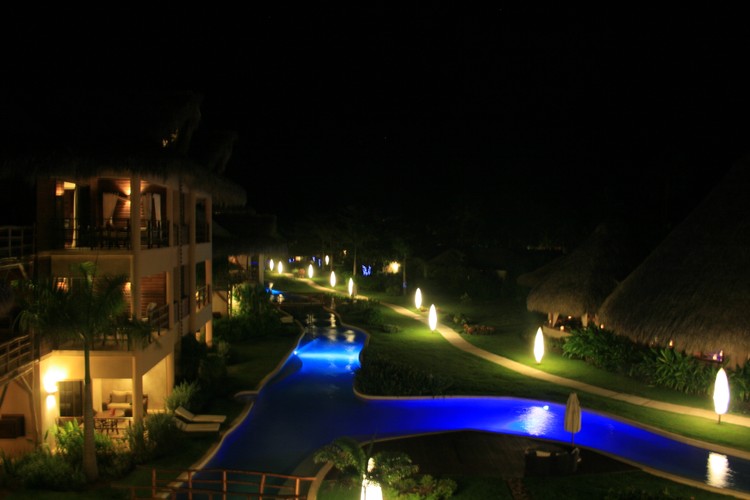 Доминикана - Прекрасный Zoetry Aqua Punta Cana ночью