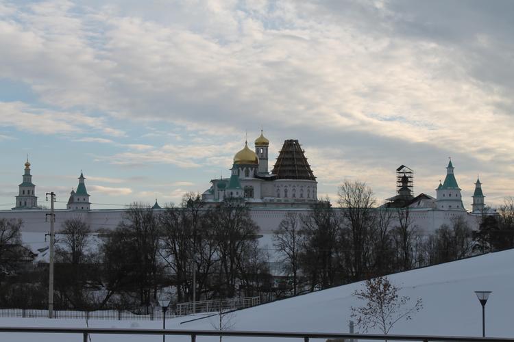 Россия - Вид на монастырь из нового здания музея