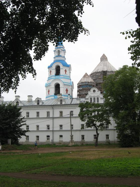 Россия - Монастырь со стороны внешнего корпуса
