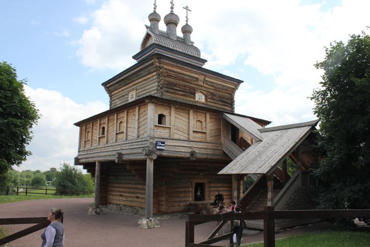 «Времена и Эпохи»: знаменитая деревянная церковь в Коломенском, рядом с которой и проходил фестиваль