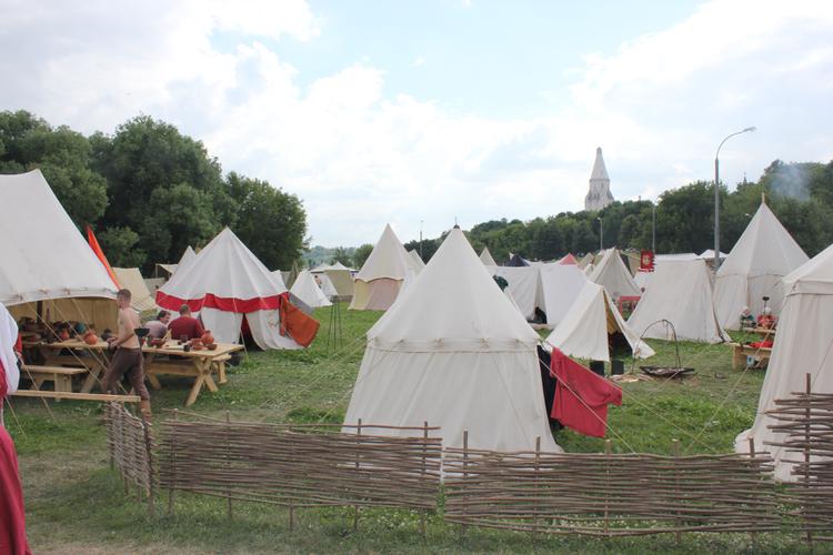 «Времена и Эпохи»: палатки участников