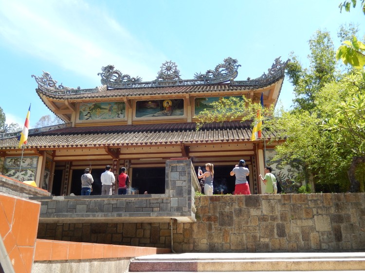 Пагода Лонг Шон в Нячанге