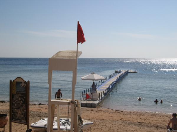 Пляжи Шарм Эль Шейха закрыты для купания