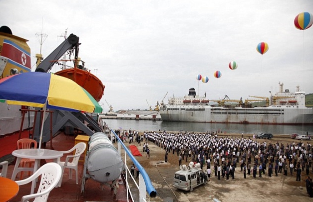 Торжественные проводы северокорейского круизного корабля  «Mangyongbong»