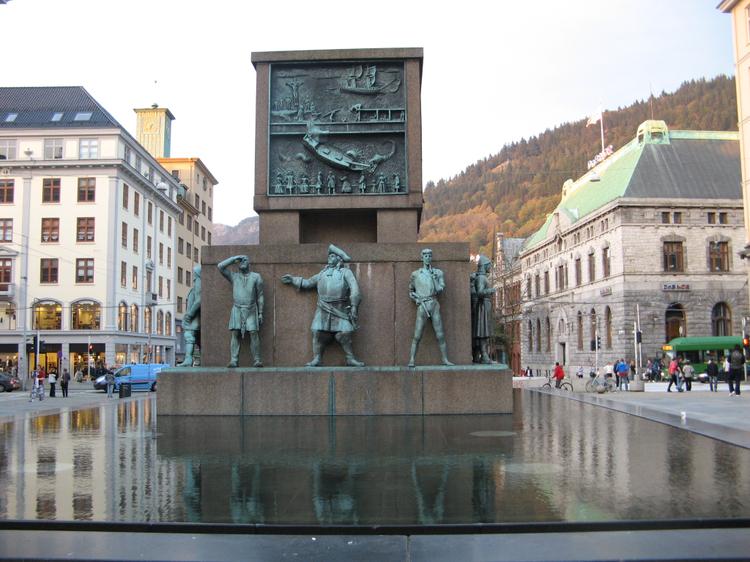 Памятник всем мореходам и рыбакам Норвегии