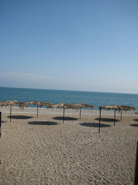 Пляжи Абхазии.