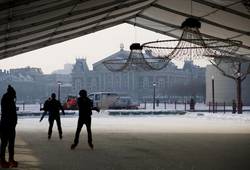 <p>Музейная площадь (Museumplein). Здесь все главные музеи Амстердама - Рейксмюзеум, музей Ван Гога и другие. Рядом с буквами "I Amsterdam" зимой открывается каток. На заднем плане - Консерватория.</p>. Фото , Нидерланды