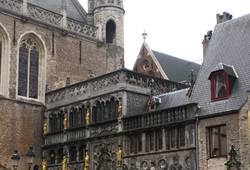 <p>... и Базилика Святой крови, в которой стоит сосуд с кровью, как считается, Христовой.</p>. Фото , Бельгия