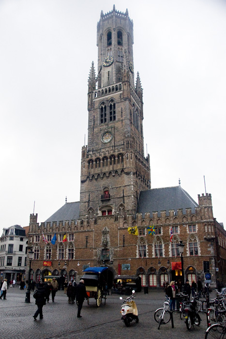Бельгия - Символ Брюгге - Колокольня (Belfort). Чтобы подняться на колокольню, нужно преодолеть 366 ступенек.