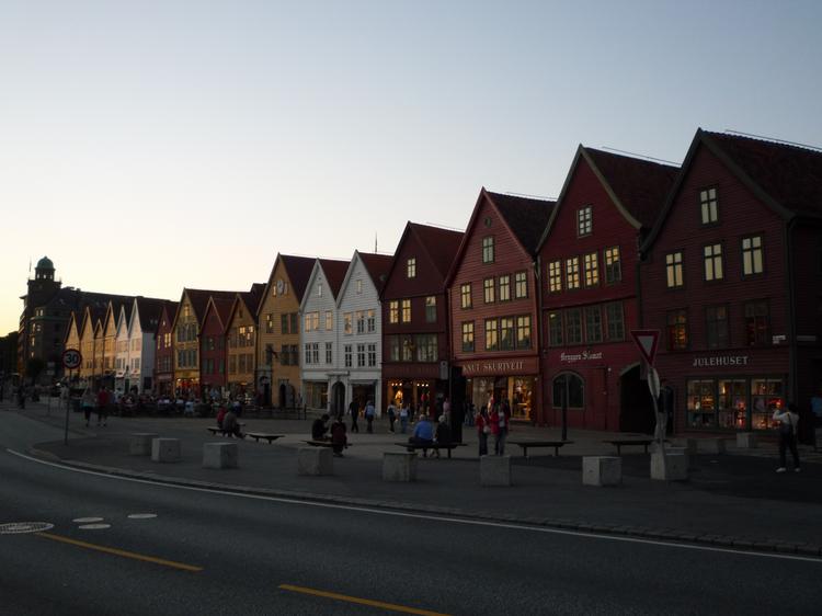 Норвегия - Берген на закате.