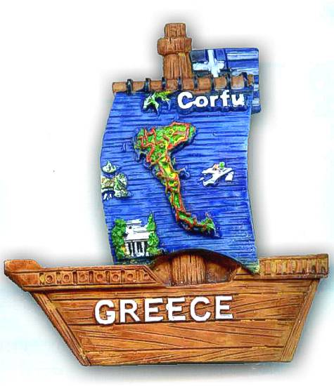 Сувениры из Корфу, Греция. Сувенир в Корфу в виде кораблика-магнита на холодильник.