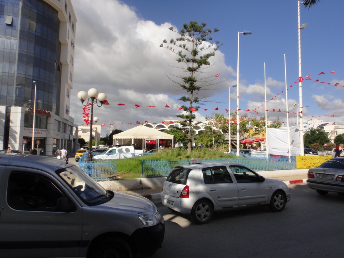 Тунис - Площадь около железнодорожного вокзала