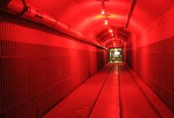 Музей подводных лодок в Балаклаве - , Fuks. один из туннелей с включенной сиреной