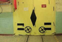 Музей подводных лодок в Балаклаве - , Fuks. герметичные ворота из бункера с ядерными боеприпасами