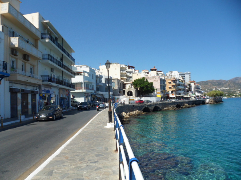 Греция - Пешеходная дорога вдоль моря