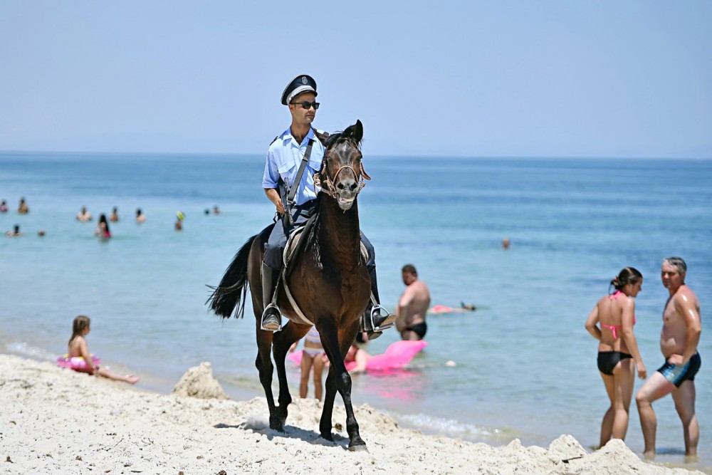 Безопасно ли отдыхать в турции. Тунис туристы. Тунис курорты. Тунис пляжи. Тунис летом.