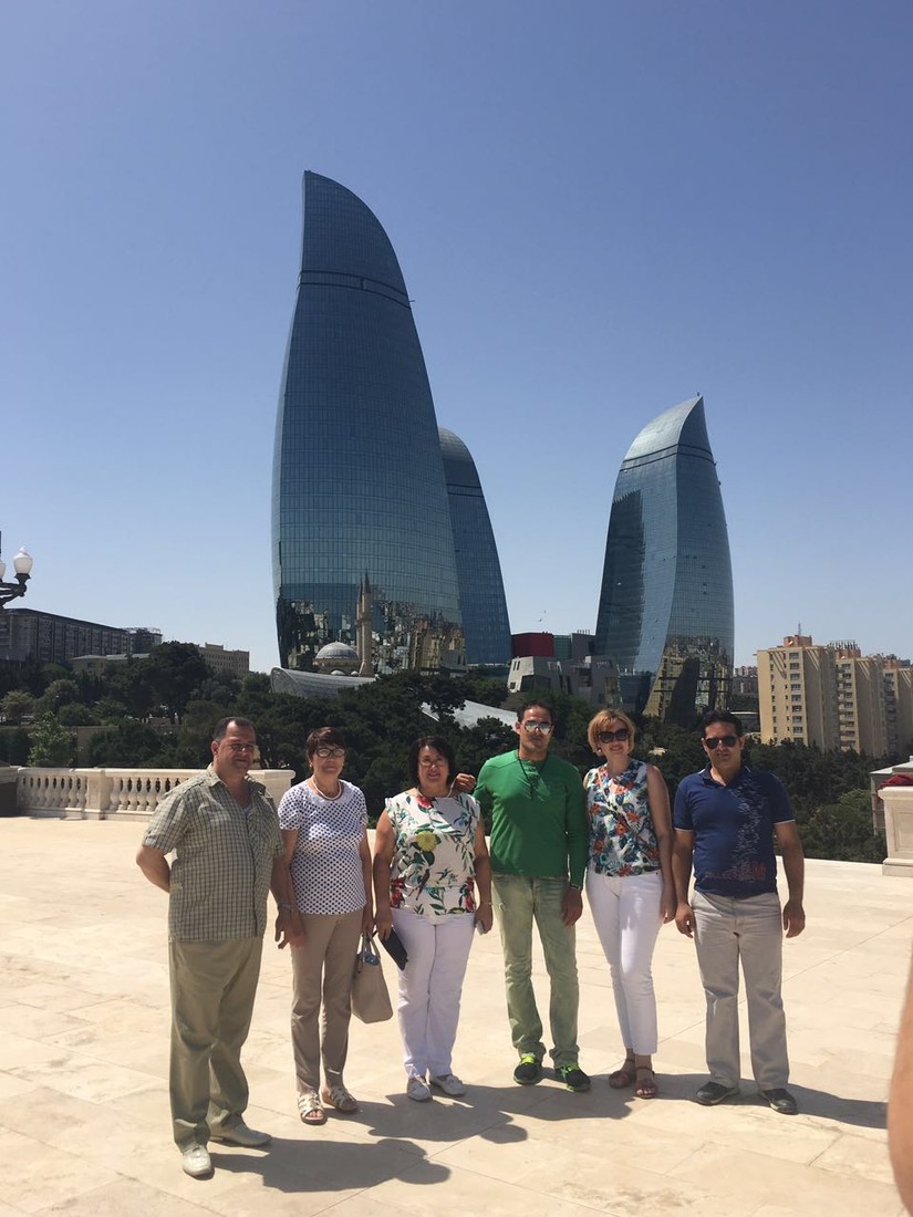 Азербайджан - С гостями из дружественного Татарстана апрель 2016г.
Смотровая площадка в Нагорном парке
