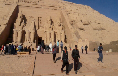 В Египте на фестиваль солнца в Абу-Симбеле собралось более 2000 туристов