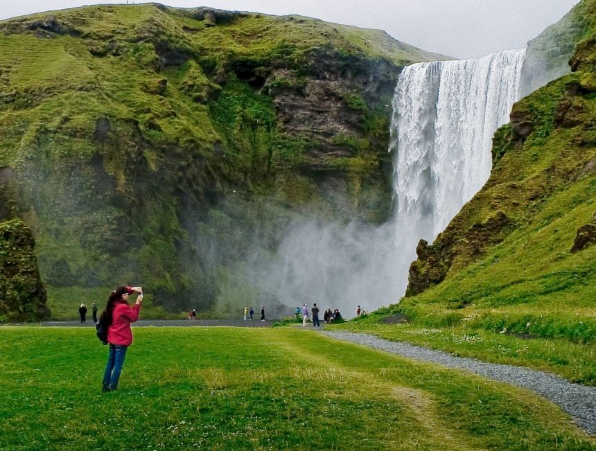   Исландия, ОАЭ и Сингапур возглавили список самых безопасных стран для туристов