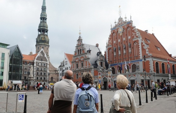 Российские туристы оказались на первом месте в Латвии
