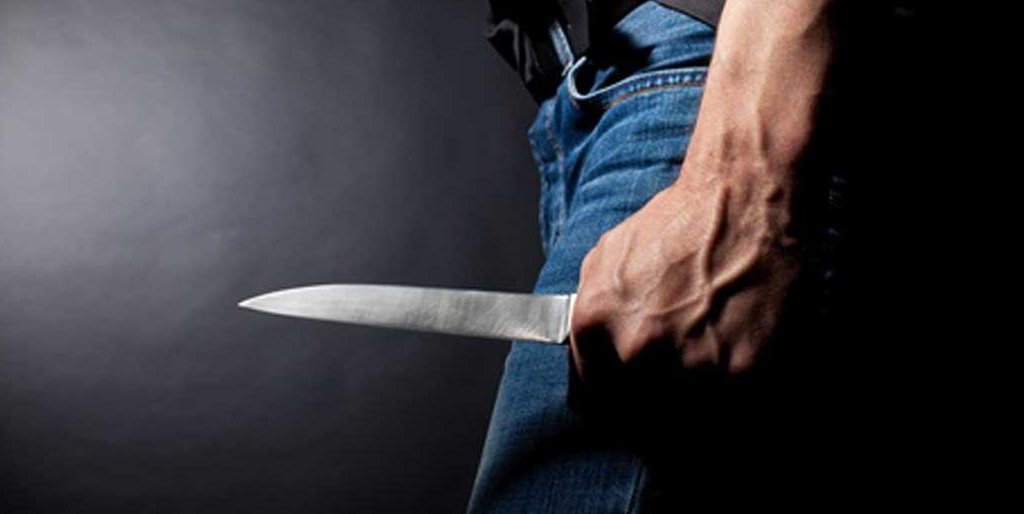 В Париже на туристов напал чеченский исламист с ножом
