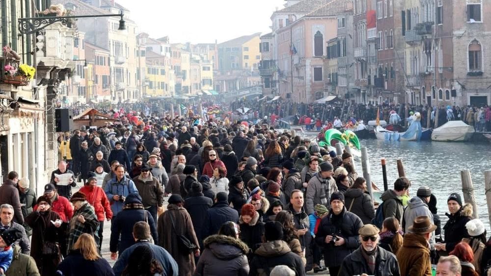 Италия заработала на туристах 15 млрд евро чистыми