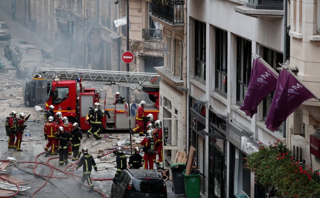 В центре Парижа прогремел взрыв, туристов просят не посещать место происшествия