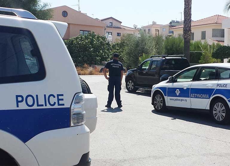 На Кипре арестовали 12 туристов по подозрению в групповом изнасиловании