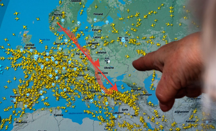 Самолет с туристами, летевший в Анталию, пролетел над закрытой Украиной